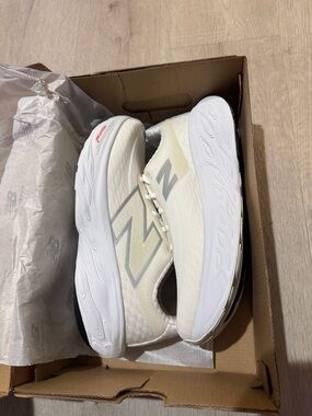 New Balance Fresh Foam X 1080 v 14 White Athletic Running Shoes Brand New !!!